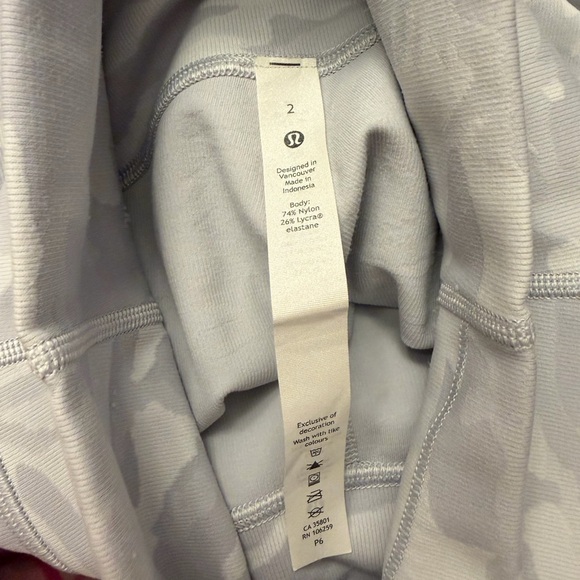 Lululemon Athletica shorts - Picture 6 of 8